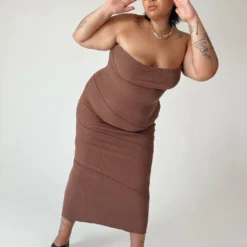 Oscar Midi Dress Brown Curve 13 Oscar Midi Dress Brown Curve -Cheap Clothifyx Store 00 modelinfo lovisa us18 a35f65dd 80d3 418f 9cb2 804a9a31e8d5