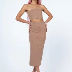 Princess Polly Archy Midi Dress Beige 7 Princess Polly Archy Midi Dress Beige -Cheap Clothifyx Store 1 modelinfo Jayechelle us4 1af9120d 61e0 457a af36 6bfa9fb0d9a3