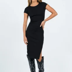 Princess Polly The Classic Midi Dress Black -Cheap Clothifyx Store 1 modelinfo Saskia us2 a86fe1da 5127 4ca3 ab07 1d986e92ebcb