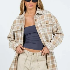 Princess Polly Mila Shirt Multi -Cheap Clothifyx Store 1 modelinfo Saskia us2 f7bd8d29 7410 4d90 9ba8 c51ba12e22b3