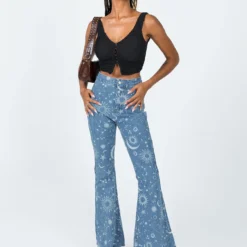 Princess Polly Kirra Flare Denim Jeans 9 Princess Polly Kirra Flare Denim Jeans -Cheap Clothifyx Store 2 modelinfo Jenaya us2 7d6f954b 85a9 434c ba05 a188d1cc46e4