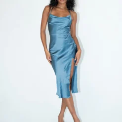 Princess Polly Alaia Midi Dress Blue -Cheap Clothifyx Store 2 modelinfo Kiele US2 fdea720c 545b 402e a49a 272777d2c090