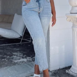 Holly Asymmetric Straight Leg Jean Light Wash Denim Curve 17 Holly Asymmetric Straight Leg Jean Light Wash Denim Curve -Cheap Clothifyx Store 2 modelinfo Paris us14 fe95f422 47d6 442d 9614 b995fdd6719b