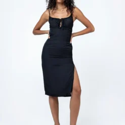 Princess Polly Noda Midi Dress Solid Black 7 Princess Polly Noda Midi Dress Solid Black -Cheap Clothifyx Store 2 modelinfo ariel us2 5e734b89 f279 4b5f b0a4 19780ab5f4ed