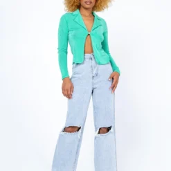 Princess Polly Andi Long Sleeve Top Green -Cheap Clothifyx Store 2 modelinfo taegan us4 a8e77858 7150 44ca 893c 6f1c536373b3