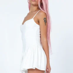 Princess Polly Floria Romper White 10 Princess Polly Floria Romper White -Cheap Clothifyx Store 3 modelinfo Jayechelle us4 b36c0e0c ff21 45b1 82dc 40b39c32a25c