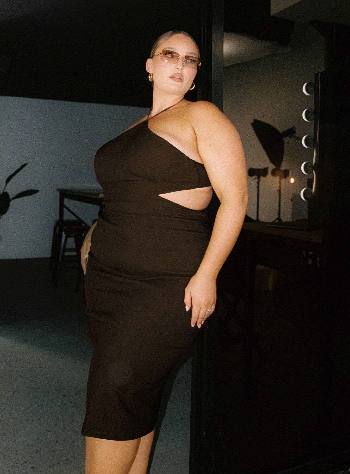 Bree Midi Dress Brown Curve 5 Bree Midi Dress Brown Curve - Image 3