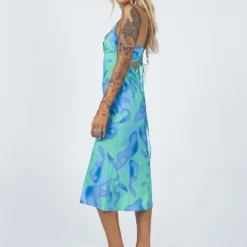 Princess Polly Victoria Midi Dress Blue / Green -Cheap Clothifyx Store 3 modelinfo emma leigh us4 64c201b6 9e1e 41e7 9b38 d0fd56917152