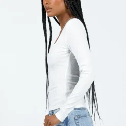Princess Polly Garcia Long Sleeve Top White -Cheap Clothifyx Store 3 modelinfo eyes us2 df929269 3fd8 4729 8c11 048aa2cc40ba