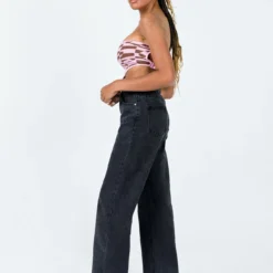 Princess Polly Henley Denim Jeans Black -Cheap Clothifyx Store 3 modelinfo jenaya US2 2a3616d4 b623 467e ac3a 579c22c5685e