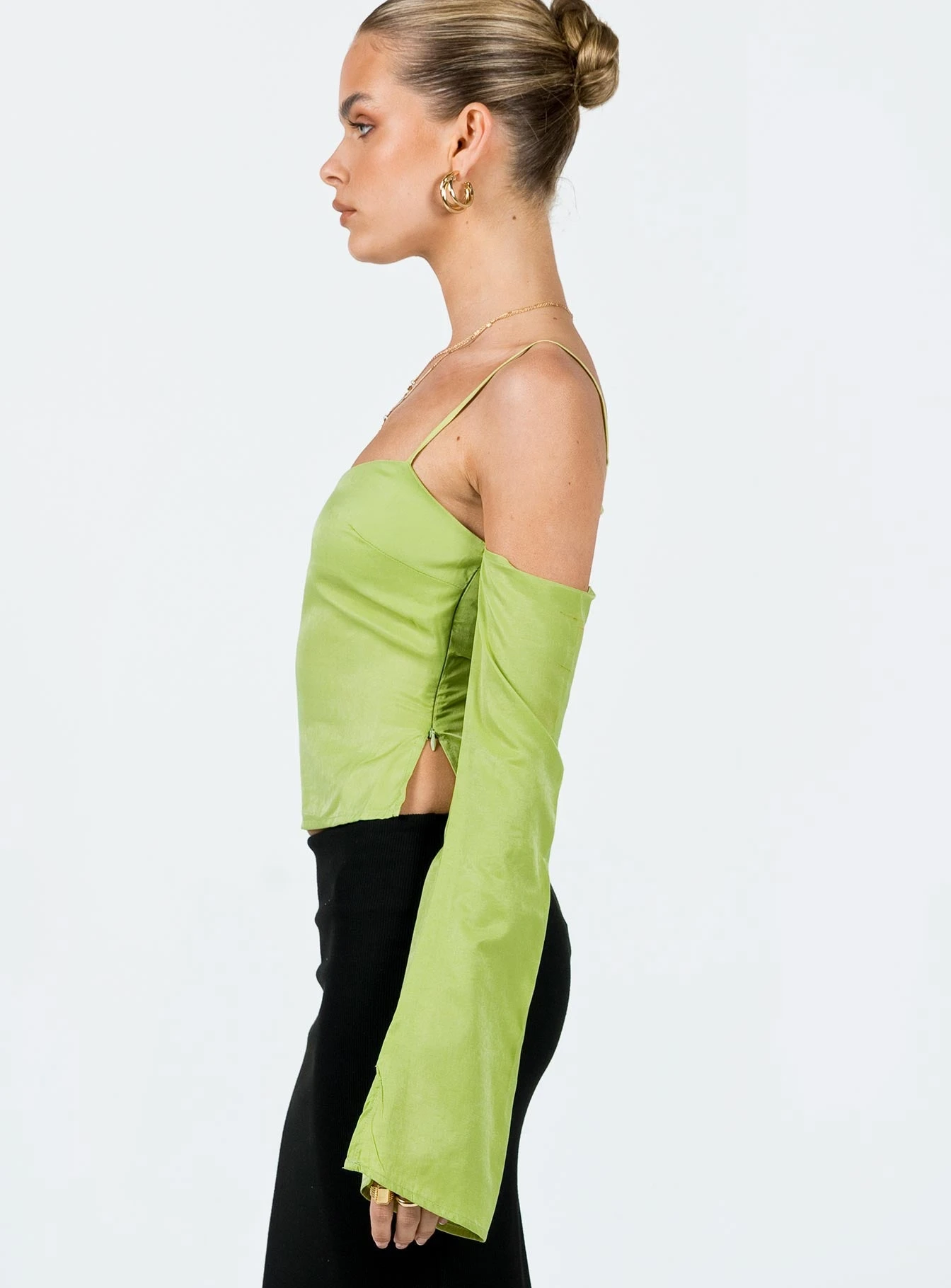 Princess Polly Cold Shoulder Top Green 6 Princess Polly Cold Shoulder Top Green - Image 4