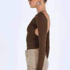 Caswell Long Sleeve Top Brown -Cheap Clothifyx Store 3 modelinfo kiana us2 731d7dc4 9f2e 4ad8 9293 2116f4491027