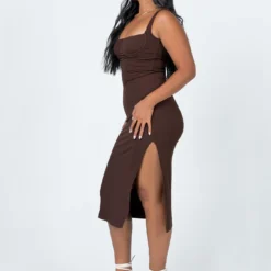 Princess Polly Esme Midi Dress Chocolate 12 Princess Polly Esme Midi Dress Chocolate -Cheap Clothifyx Store 3 modelinfo rheanna us6 0fd5ee2e aa1c 4ff3 b950 ff9cde406fd9
