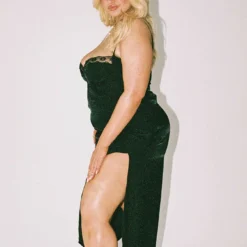 Hazel Midi Dress Black Curve 8 Hazel Midi Dress Black Curve -Cheap Clothifyx Store 3 modelinfo sarina us14 f87c497d 1c4a 44ca 8830 af66ffe82de8