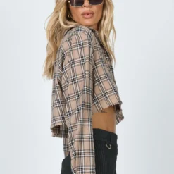 Princess Polly Nora Cropped Shirt Beige -Cheap Clothifyx Store 3 e48660e3 123c 4915 b2af 95a93ae3a8f9