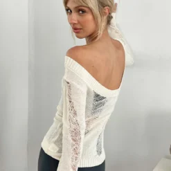 Princess Polly Petersen Long Sleeve Top Cream -Cheap Clothifyx Store 4 modelinfo Beanie us2 fa3895f2 058d 4ecc 89a3 c9298cac74bc