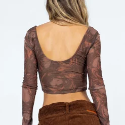 Princess Polly Marilla Long Sleeve Top Brown -Cheap Clothifyx Store 4 modelinfo Emily us2 371e638d b2c4 4db0 9a5a c04132c6bba5