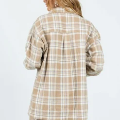 Princess Polly Mila Shirt Multi -Cheap Clothifyx Store 4 modelinfo Saskia us2 7b018946 baa8 4b51 a28d aa811619222d