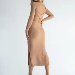 Princess Polly Hayden Long Sleeve Midi Dress Beige 9 Princess Polly Hayden Long Sleeve Midi Dress Beige -Cheap Clothifyx Store 4 modelinfo cindy us2 f698c45c f5bb 43a9 9534 9906ec75e65a