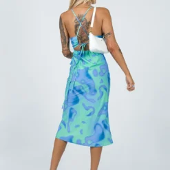 Princess Polly Victoria Midi Dress Blue / Green -Cheap Clothifyx Store 4 modelinfo emma leigh us4 b60f5fc6 7653 4f42 9643 981230c6f869