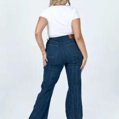 Princess Polly Odette Flare Denim Jeans Blue -Cheap Clothifyx Store 4 modelinfo jasmine us8 f61bdaac 6c4f 4ce8 a885 4ff8e9590838