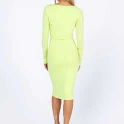 Princess Polly Remi Long Sleeve Midi Dress Green 9 Princess Polly Remi Long Sleeve Midi Dress Green -Cheap Clothifyx Store 4 modelinfo josie us4 409fe2a1 38a1 4107 b359 089d6f18edea