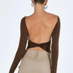 Caswell Long Sleeve Top Brown -Cheap Clothifyx Store 4 modelinfo kiana us2 7b71957c b9cb 418a 86c1 49903d5ddd0f