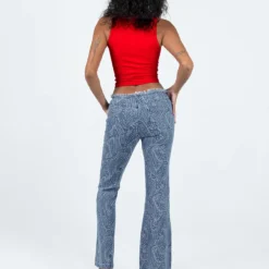 Princess Polly Loweana Low Rise Jacquard Flare Jean Blue Denim 11 Princess Polly Loweana Low Rise Jacquard Flare Jean Blue Denim -Cheap Clothifyx Store 4 modelinfo kristen us2 6c0c54c1 b52a 48ca ac95 a3e3f603eaa6