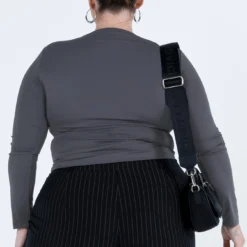 Arnim Long Sleeve Top Grey Curve -Cheap Clothifyx Store 4 modelinfo riley us14 1829162d bcd7 4408 93c5 482ad099552e