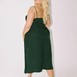 Hazel Midi Dress Black Curve 9 Hazel Midi Dress Black Curve -Cheap Clothifyx Store 4 modelinfo sarina us14 04d2a9a4 6a95 4e44 bb94 3552e2385c9b