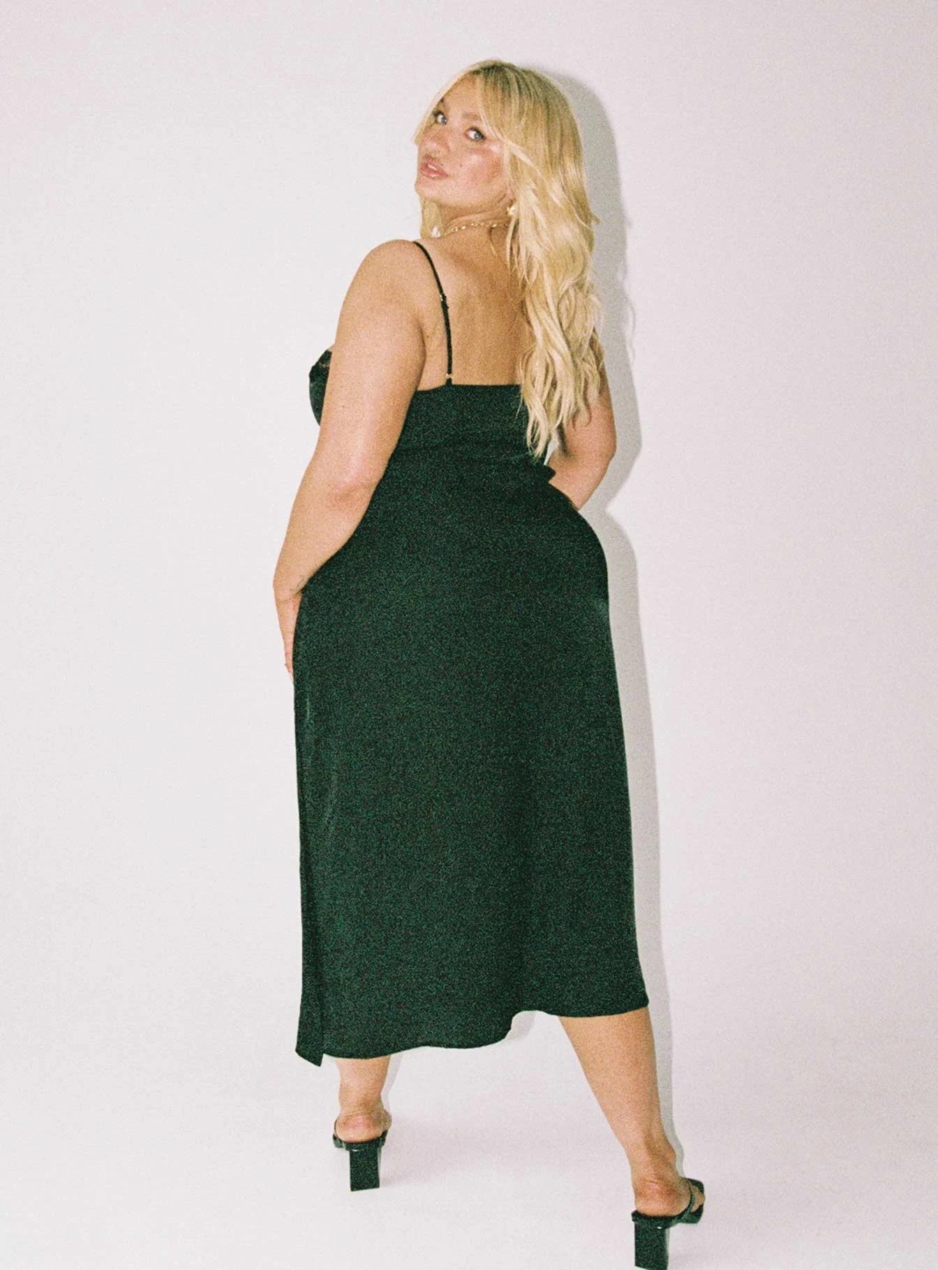 Hazel Midi Dress Black Curve 6 Hazel Midi Dress Black Curve - Image 4