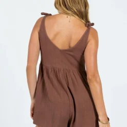 Princess Polly Tessa Romper Brown -Cheap Clothifyx Store 4 modelinfo saskia us2 df0b31c7 df03 4ae8 aac5 c13ba9554b4d