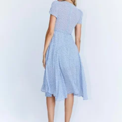 Princess Polly Felleni Midi Dress Blue Floral 9 Princess Polly Felleni Midi Dress Blue Floral -Cheap Clothifyx Store 4 f47ae70b 1d82 44c4 b5ee cc4862aa76cb