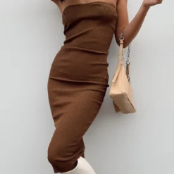 Princess Polly Paige Strapless Midi Dress Brown -Cheap Clothifyx Store 5 modelinfo christy us2 5f0d678a e53d 4d62 9435 25c2a105aa87