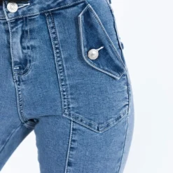 Princess Polly Formont Jeans Mid Wash Denim -Cheap Clothifyx Store 5 modelinfo sneha us2 e66df27f 69a2 4236 a6cf 141a98d53d9c