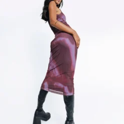 Motel Fayola Dress Mesh Watercolour Wine -Cheap Clothifyx Store 6 modelinfo sneha us2 0a6af364 6ac6 4103 90b1 3cb2c2d7b572